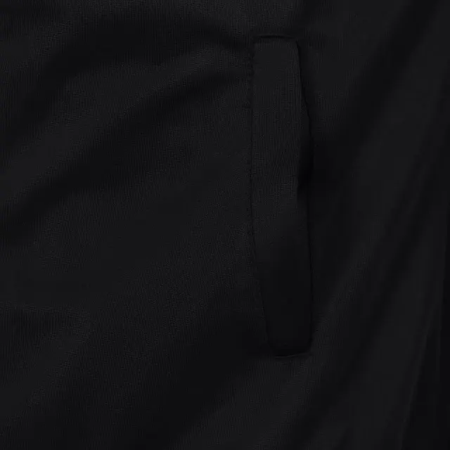 detalle de Chaqueta sudadera negra de cosplay de club de natación de anime 4