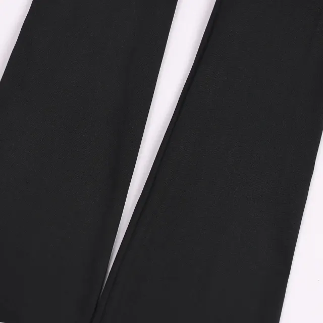 Schwarzer schulterfreier Bühnen-Bodysuit mit Spitze und Glockenärmeln Detail 9