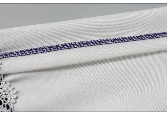 Mittelalterliches Kapuzen-Cosplay-Kleid mit Schnürung und Glockenärmeln Detail 21