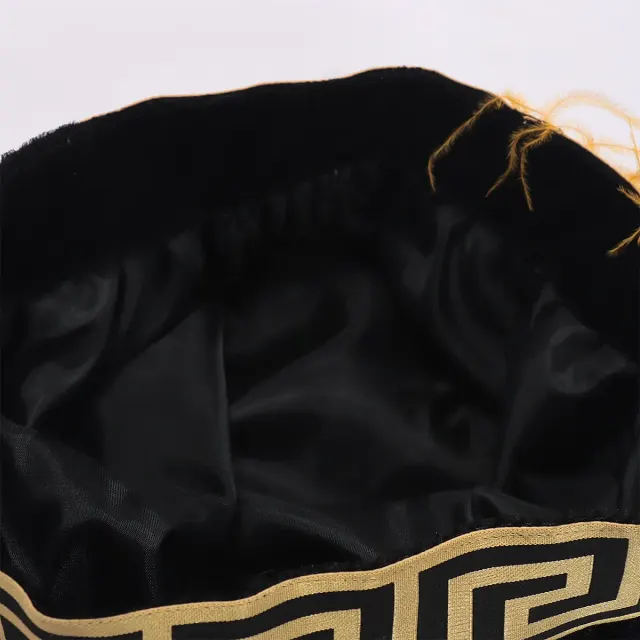 Mittelalterlicher Tudor-Federbarett-Hut für Renaissance-Cosplay und Bühne Detail 18