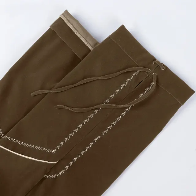 detalle de Pantalón con tirantes bávaro de Oktoberfest para hombre para escenario y fiesta 18