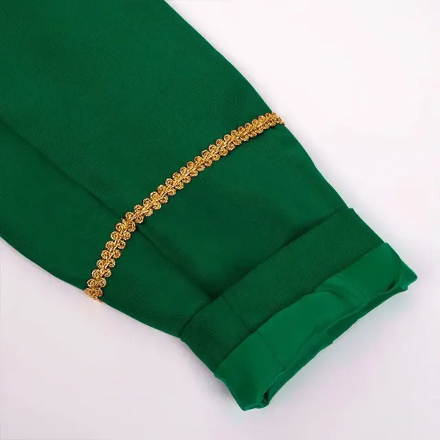 detalle de Conjunto de disfraz de toga griega romana y frac con ribete dorado para hombre 21