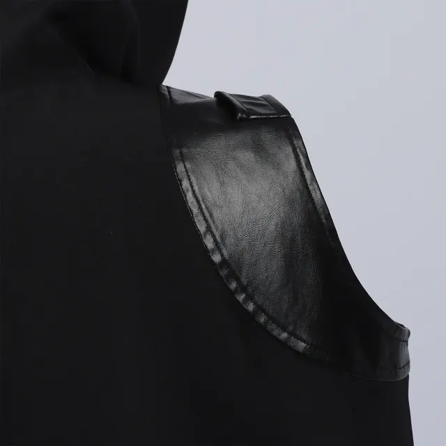 Gilet médiéval punk sans manches à capuche et lacé pour homme détail 5