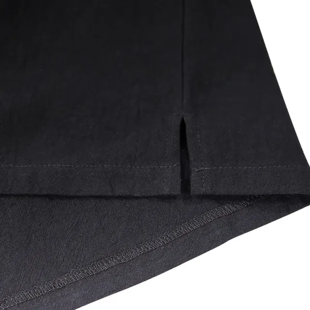 Chemise médiévale unisexe à capuche et laçage à manches courtes détail 9