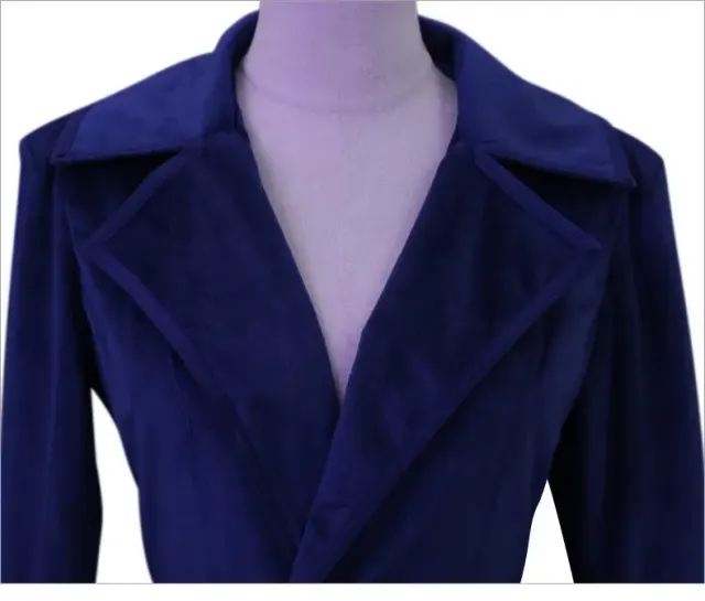 Damen-Samt-Langmantel im Mittelalter-Stil für Weihnachts-Cosplay Detail 10