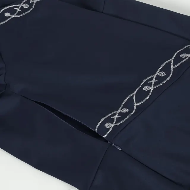 Women's Medieval Color-Block Court Dress with Flared Sleeves detail 22