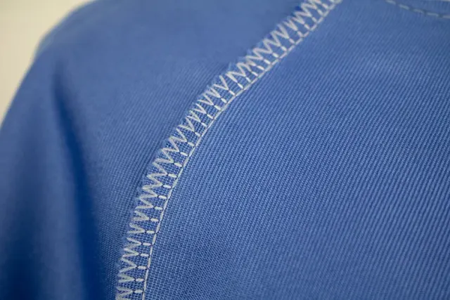 detalle de Vestido largo medieval renacentista irlandés de mujer para cosplay teatral 7