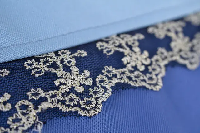 detalle de Vestido largo medieval renacentista irlandés de mujer para cosplay teatral 8