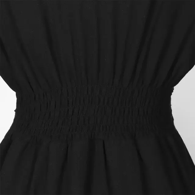 Robe de costume Renaissance pour femme à col carré et manches évasées détail 7