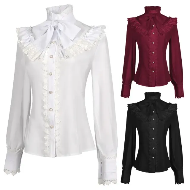 Una camisa blanca gótica de inspiración victoriana de manga larga con detalles de encaje y bordado.